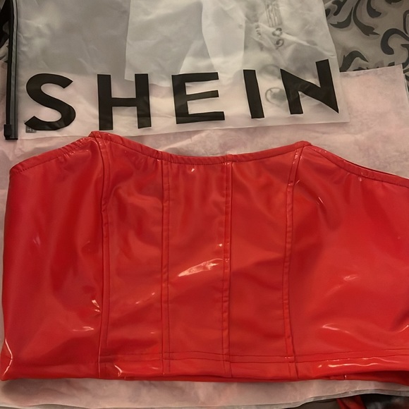 SHEIN faux patent leather like top (crop top) red size large new with bag - Picture 5 of 6